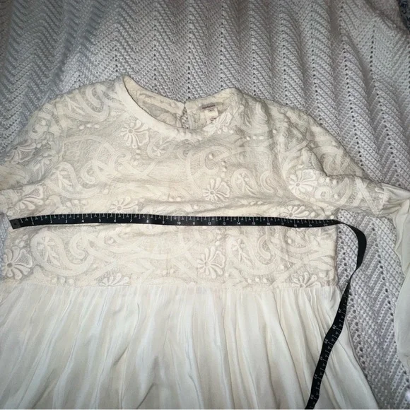 Sundance Cream Ruffled Blouse with Beautiful Lace Detsil - Picture 5 of 6